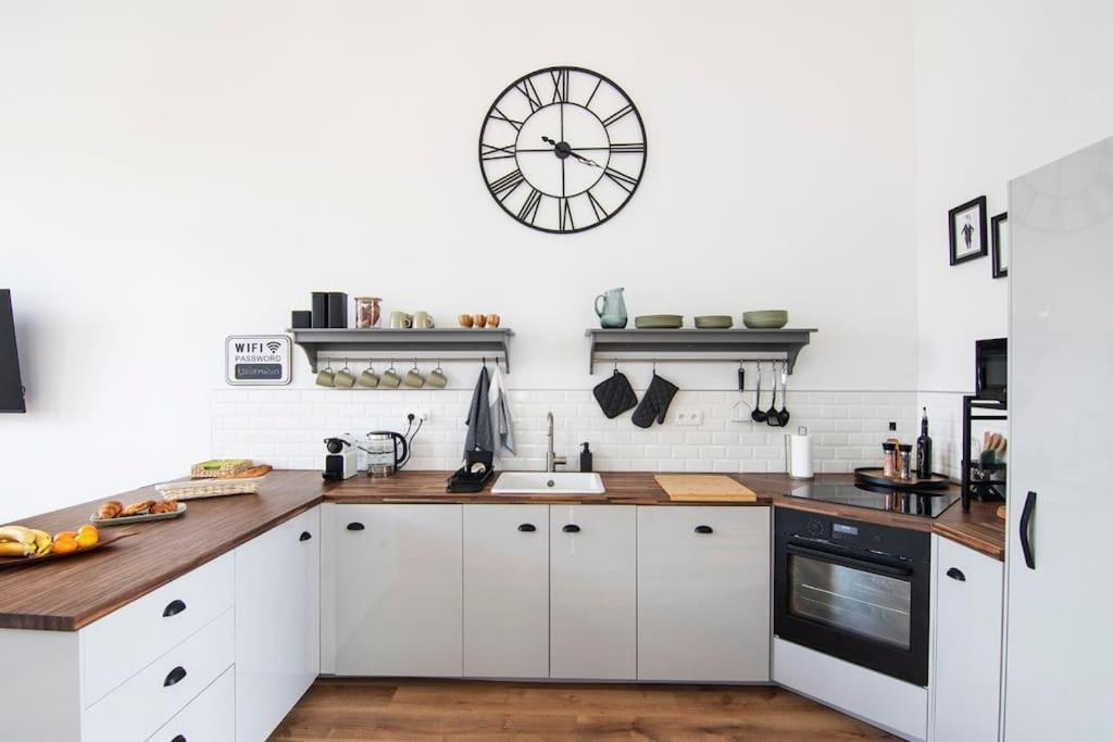 Treize Maison 3 Bed House In Centre Of Saint Severin Buitenkant foto