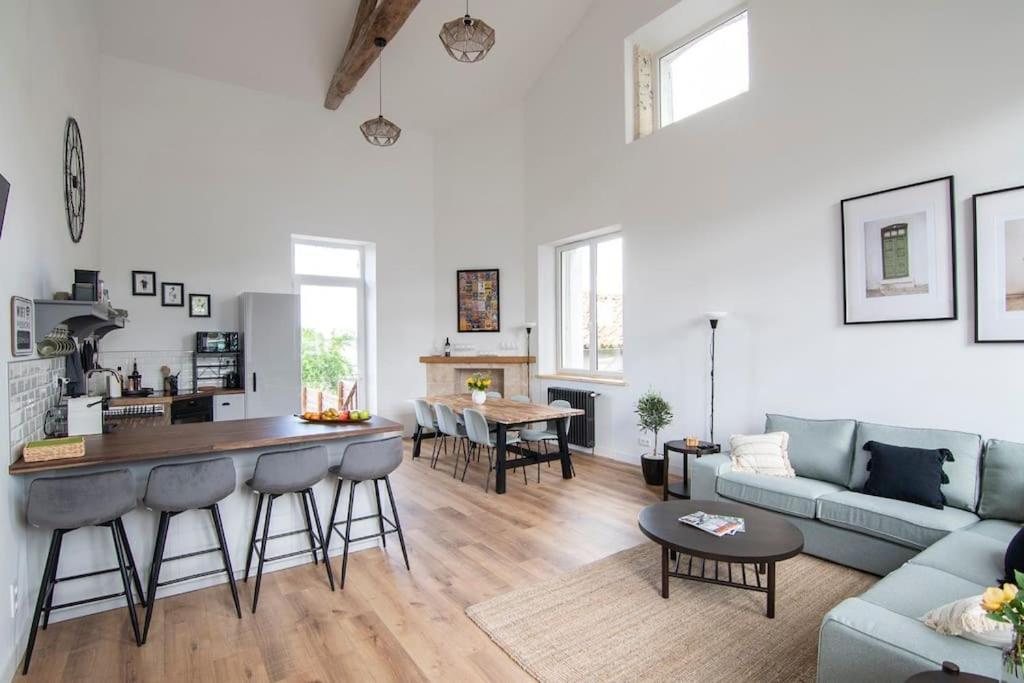 Treize Maison 3 Bed House In Centre Of Saint Severin Buitenkant foto